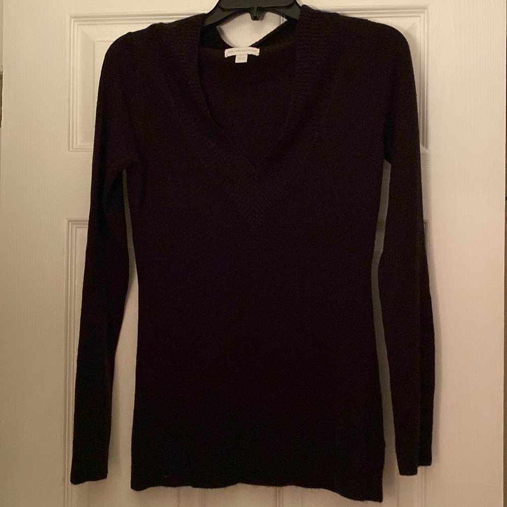 Sale 3 for $20 NWOT New York & Co. black v neck sweater